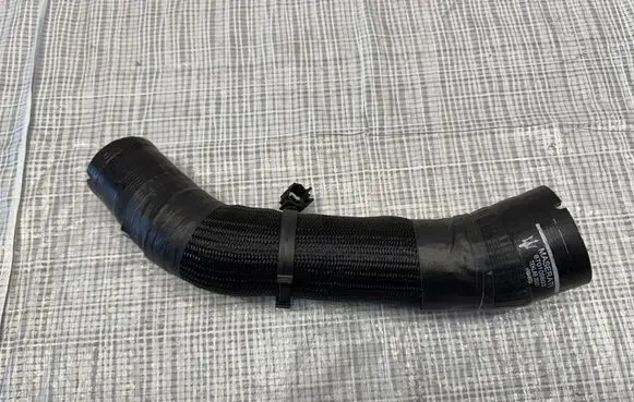 Maserati Ghibli Intercooler hose/pipe 670105603