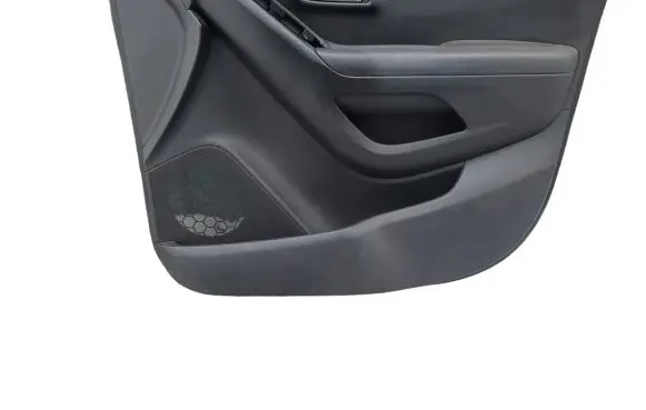 Chevrolet Trax Front door card panel trim 95367610