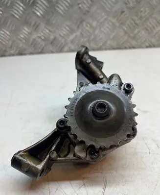 Skoda Octavia Mk2 (1Z) Oil pump 038115121C