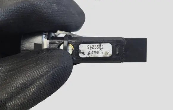 Volvo V40 Hazard light switch 9123682