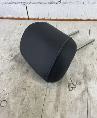 Opel Insignia B Rear seat headrest 