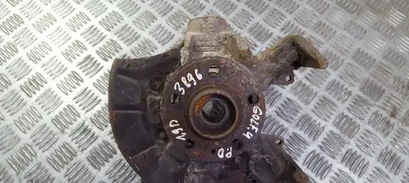 Front wheel hub