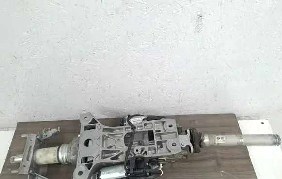 Steering wheel axle set