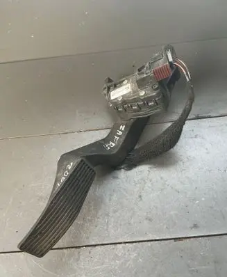 Opel Zafira B Accelerator throttle pedal 6PV00811400 9202341