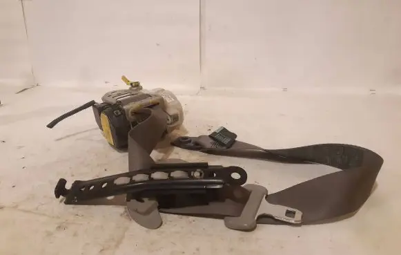 Lexus GS 300 350 430 450H Front seatbelt J090331