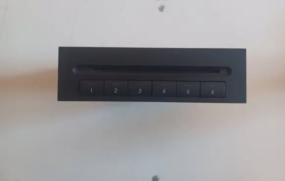 Mercedes-Benz CLS C219 CD/DVD changer A2118703889-MERC
