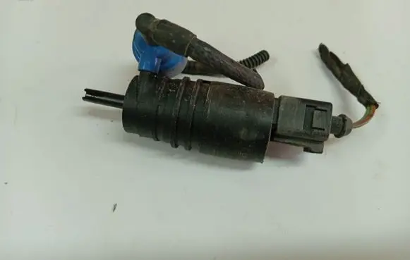 Audi A3 S3 8P Windscreen/windshield washer pump 1009550010