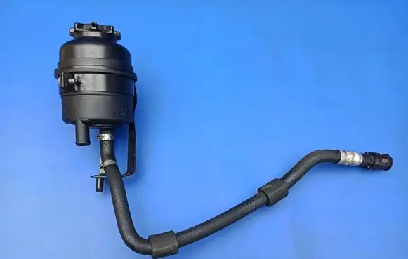 Power steering fluid tank/reservoir
