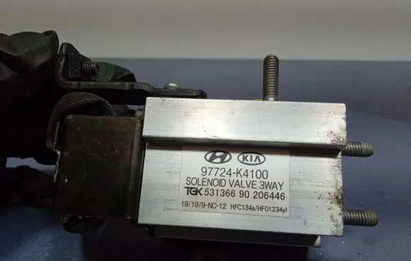 KIA Niro Coolant level relay 97724-K4100