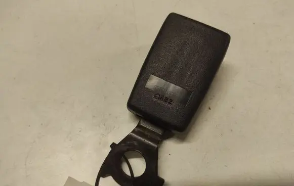 Toyota Avensis Verso Rear seatbelt buckle