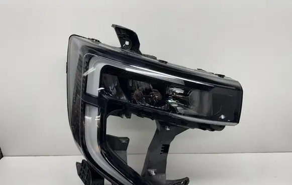 Renault Master IV Headlight/headlamp 260106174R