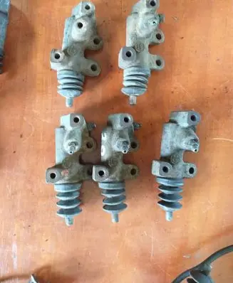 Toyota Celica T180 Clutch slave cylinder 