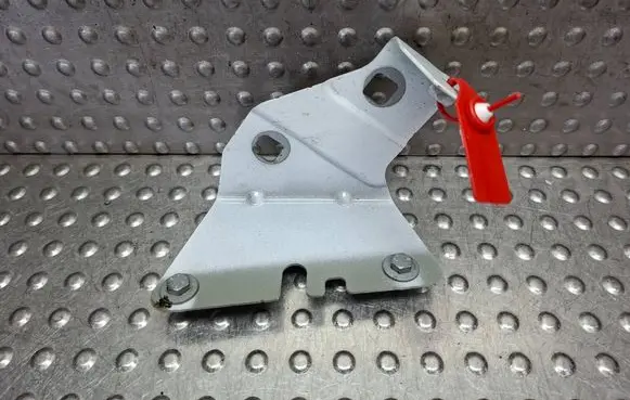 Renault Trafic III (X82) Fender mounting bracket S26309245 52045R