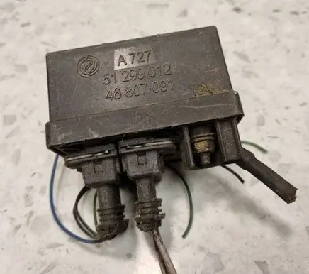 Fiat Stilo Glow plug pre-heat relay 51299012 A727 46807091