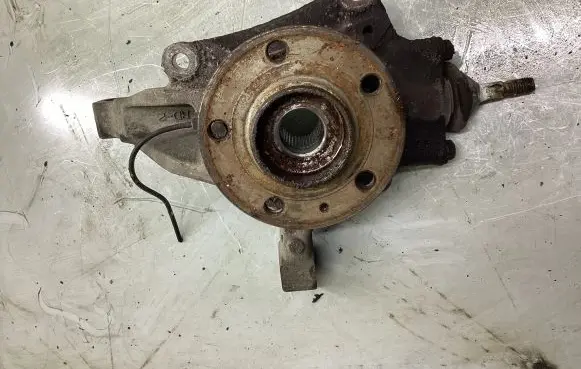 Volvo S60 Front wheel hub 9461944
