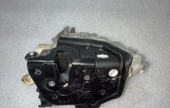 Audi A6 S6 C7 4G Rear door lock 4G0839016E