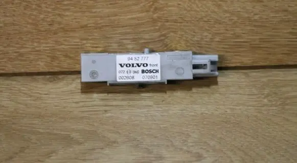 Volvo V70 Airbag deployment crash/impact sensor 9452777