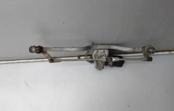Renault Clio II Front wiper linkage and motor 8200284711 00445