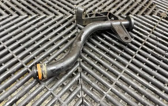 Volvo XC90 Oil fill pipe 31452117