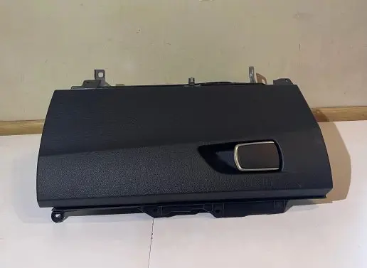 BMW 2 F22 F23 Glove box