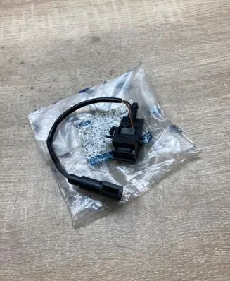 Ford C-MAX I Windshield washer spray nozzle 1831501 7M5116E644A