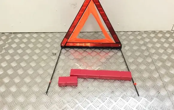 Porsche Cayenne (92A) Emergency warning sign 27R034006 8K0860251