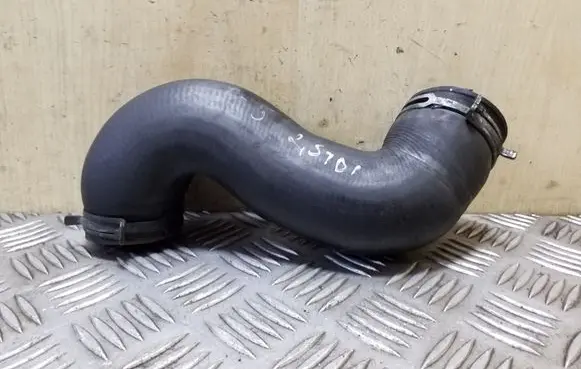 Volkswagen Transporter - Caravelle T4 Intercooler hose/pipe 701145762A
