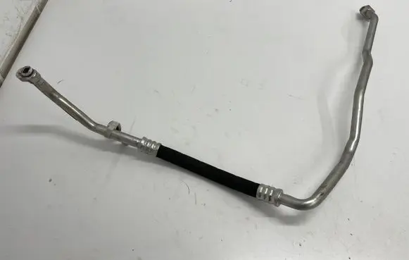 BMW 1 F40 Air conditioning (A/C) pipe/hose 6832950