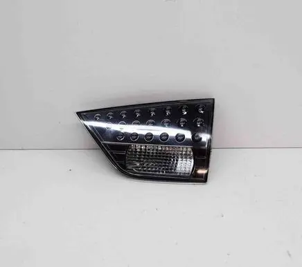 Mitsubishi Outlander Tailgate rear/tail lights