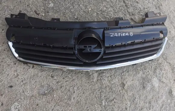 Opel Zafira B Front bumper upper radiator grill 13157590