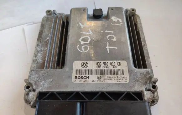 Volkswagen Golf V Engine control unit/module 03G906016CB 0281011900