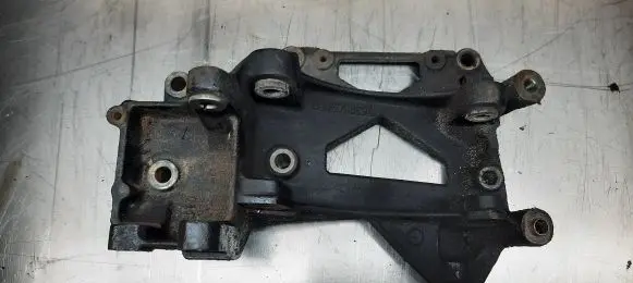 Peugeot 807 Generator/alternator bracket 