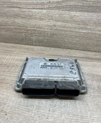Seat Leon (1M) Engine control unit/module 038906012AT 0281010062