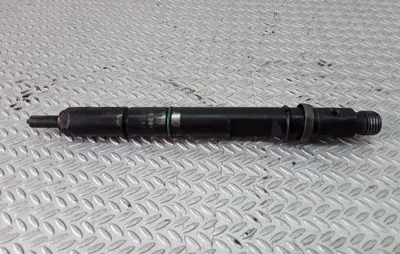 Audi A6 S6 C5 4B Fuel injector 059130201E 0432133836