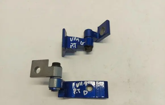 Rear door hinge set