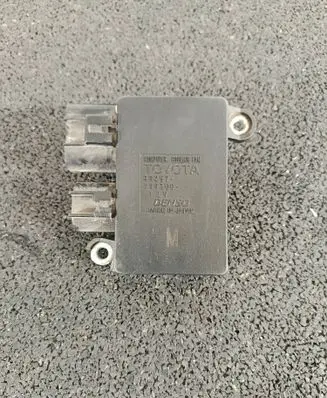 Toyota Auris 150 Coolant fan relay 8925712020 4993003351