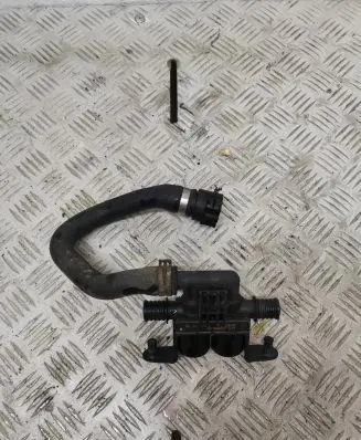 BMW 5 E60 E61 Coolant heater control valve 6931708 061107 1147412181