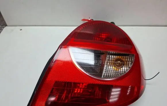 Renault Clio III Rear/tail lights S27639662 89035080