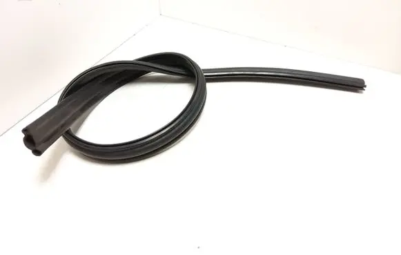 Volvo XC60 Front door rubber seal 