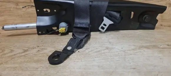 Front seatbelt