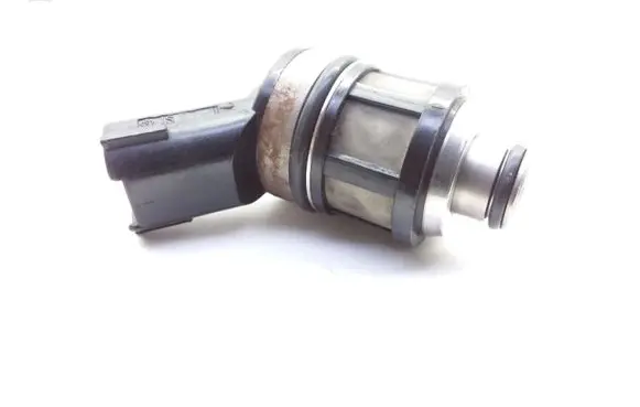 Subaru Impreza I Fuel injector