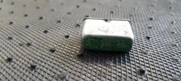 Volkswagen Golf IV Other relay 443937105A