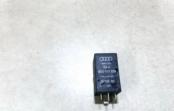 Volkswagen PASSAT B5 Other relay 8d0919578