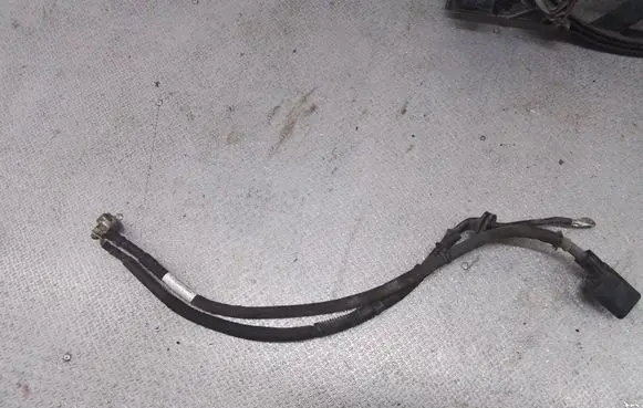 Volkswagen Transporter - Caravelle T5 Positive cable (battery) 7E0971794