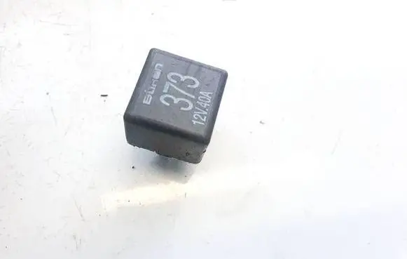 Volkswagen PASSAT B5.5 Other relay 8D0951253A 373