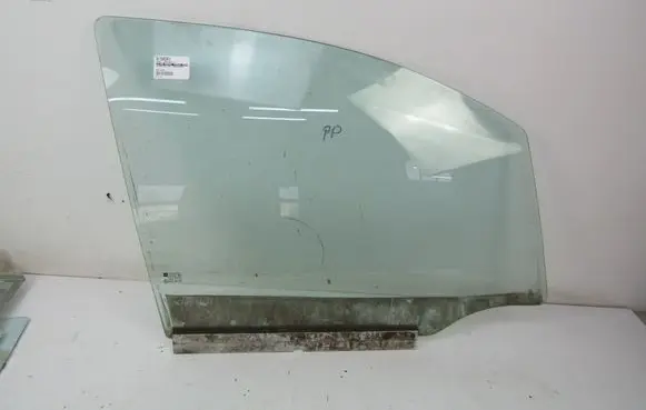 Opel Zafira A Front door window glass four-door 