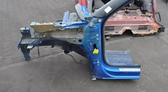 Peugeot 2008 II Front quarter panel 