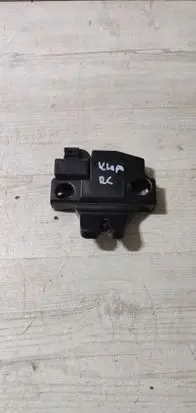 Lexus RC Tailgate exterior lock 18629B
