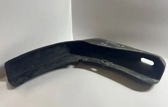 Suzuki Grand Vitara II Front mudguard 990E065J63000 00233011