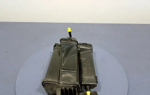 Volkswagen PASSAT B7 USA Active carbon filter fuel vapour canister 2Q0201801A